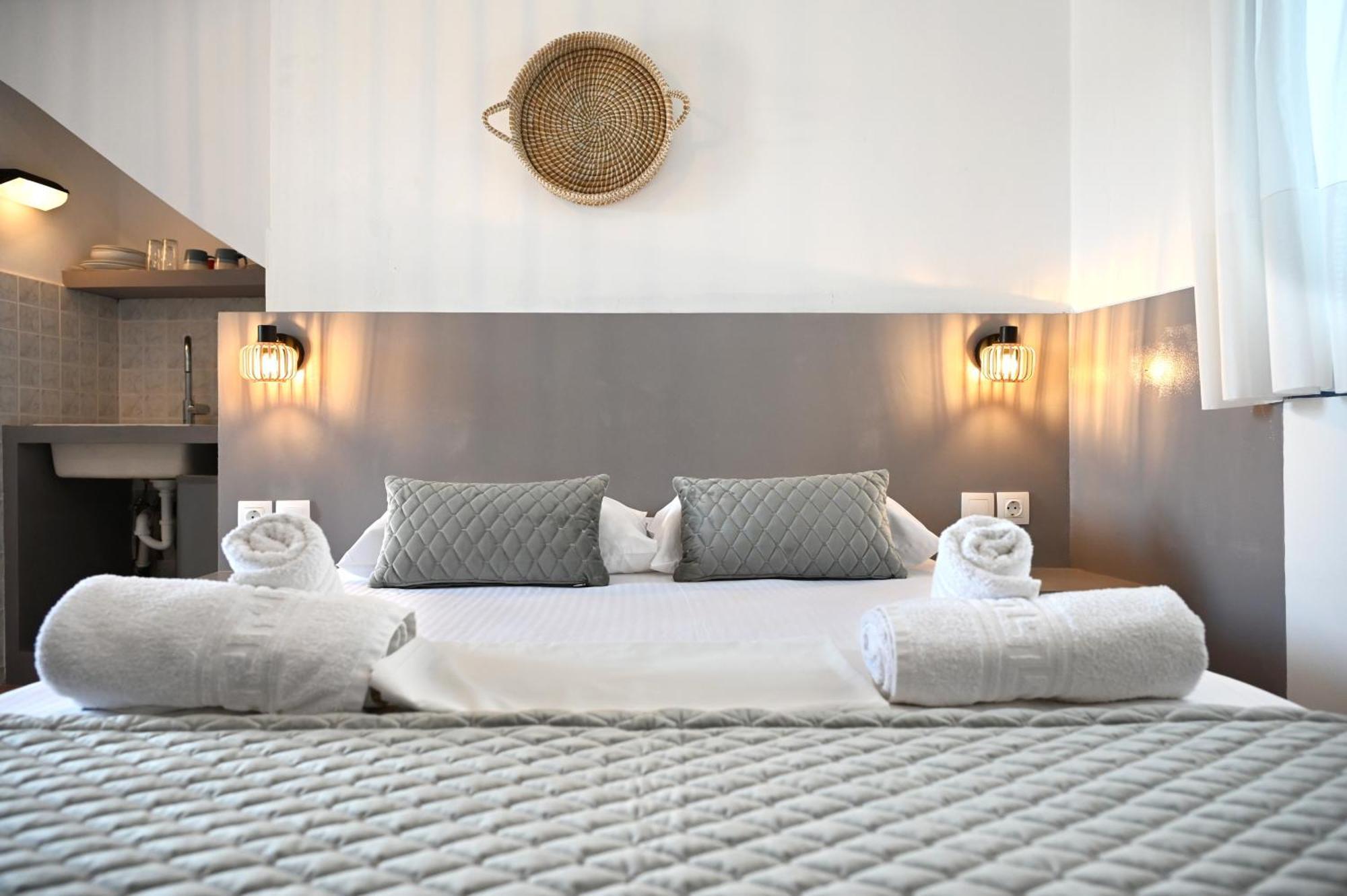 Oneiro Rooms Kythnos Kanala Екстериор снимка